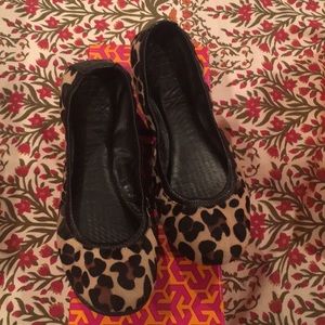 Toryburch snow leopard haircalf flats size 7.5